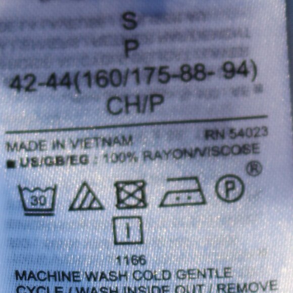 GAP White Black Floral Tie Neck Ruffle Front Rayon Top Sz SMALL - Picture 8 of 8